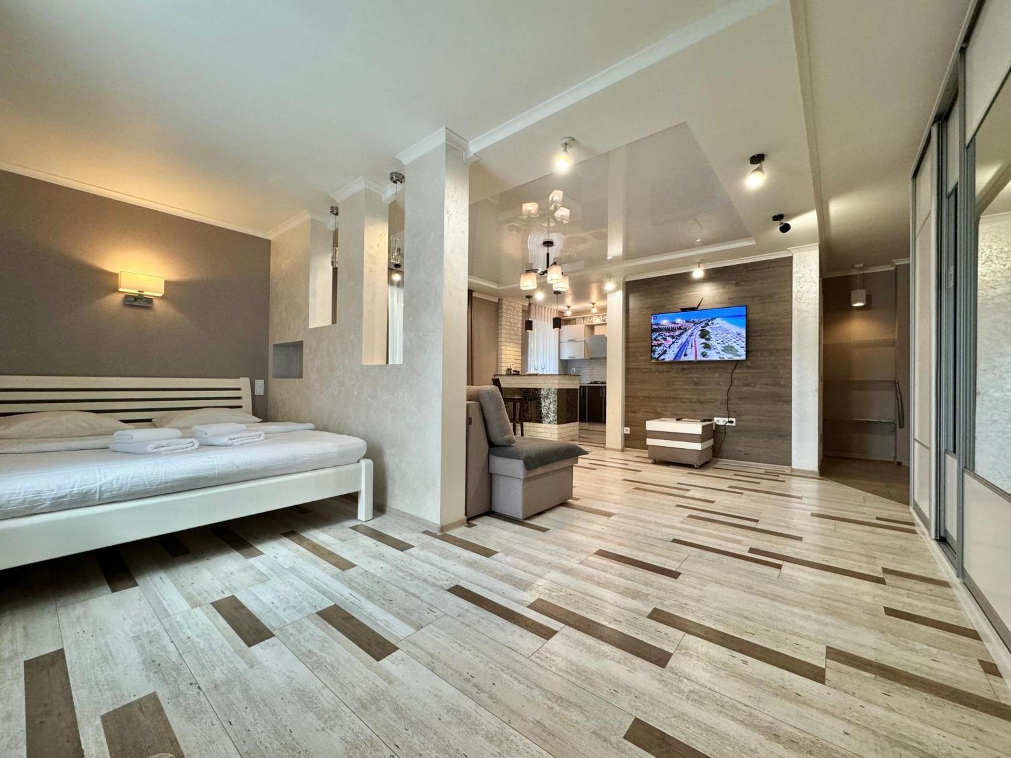 Apartpoltava Розкішна Студія З Кутовою Ванною, 1-Й Будинок Біля Корпусного Парку, Панорамний Балкон Esterno foto